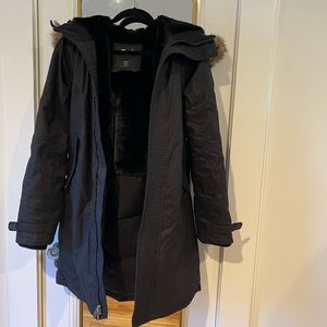 Aritzia Tnv Summit Parka, size small, black